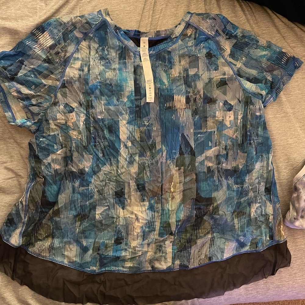 Lululemon open back t shirt top - size 10!